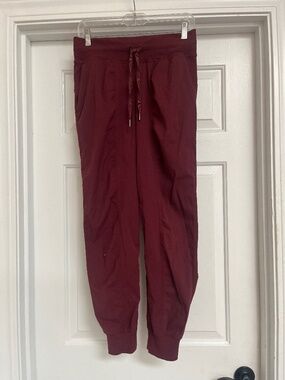 Lululemon Women's Red Merlot Dance Studio Mid Rise Joggers Pants Size 6